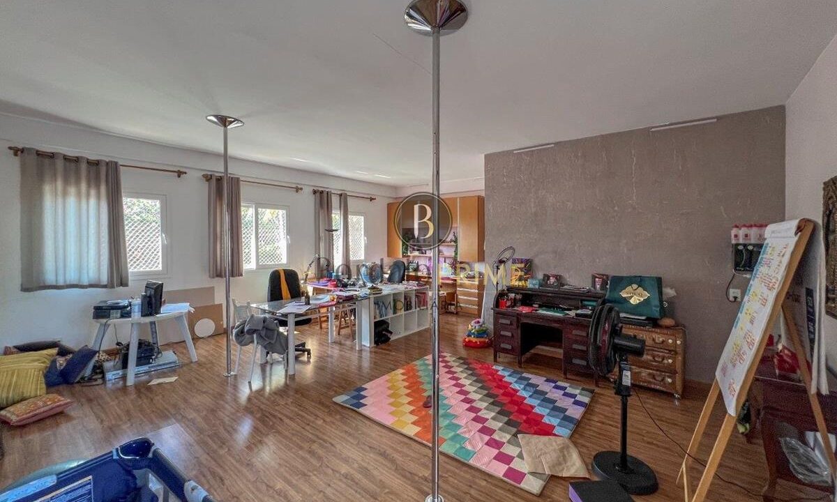 VILLA151636V01-24